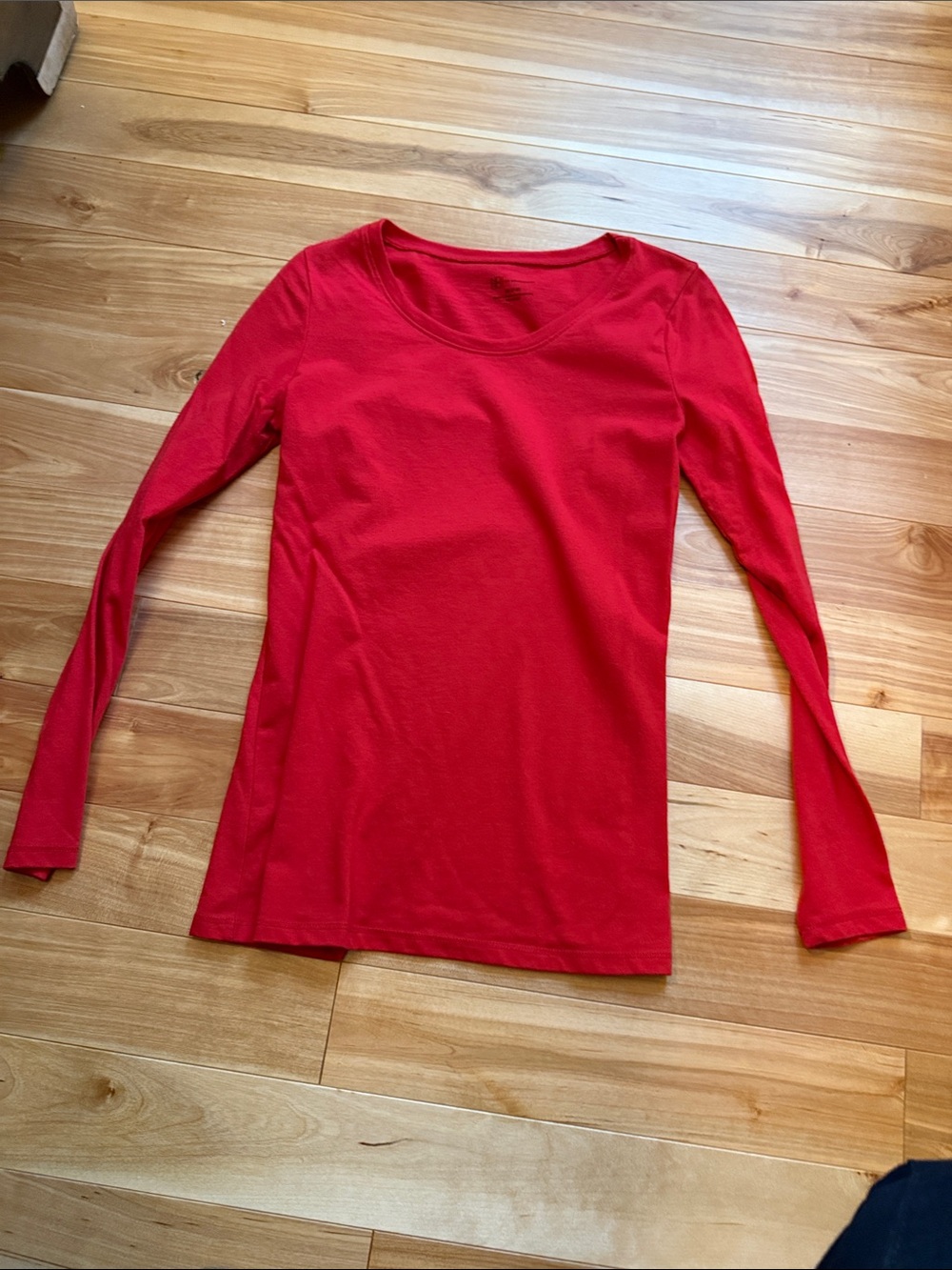 No Boundaries Red Scoop Neck Long Sleeve Top